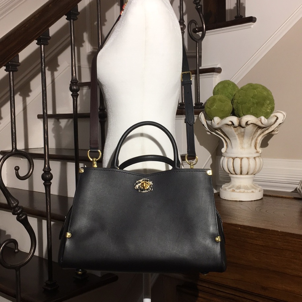 Stunning Coach Exotic Detailed Mason Color - Picture 3 of 16